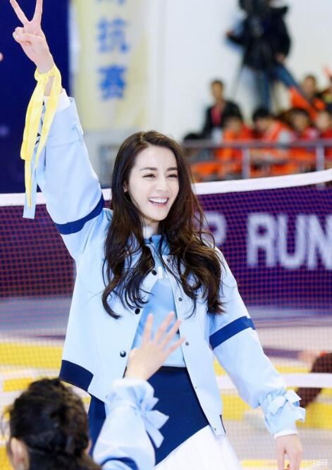 迪丽热巴奔跑吧  这位菇凉你是吃可爱长大的吗