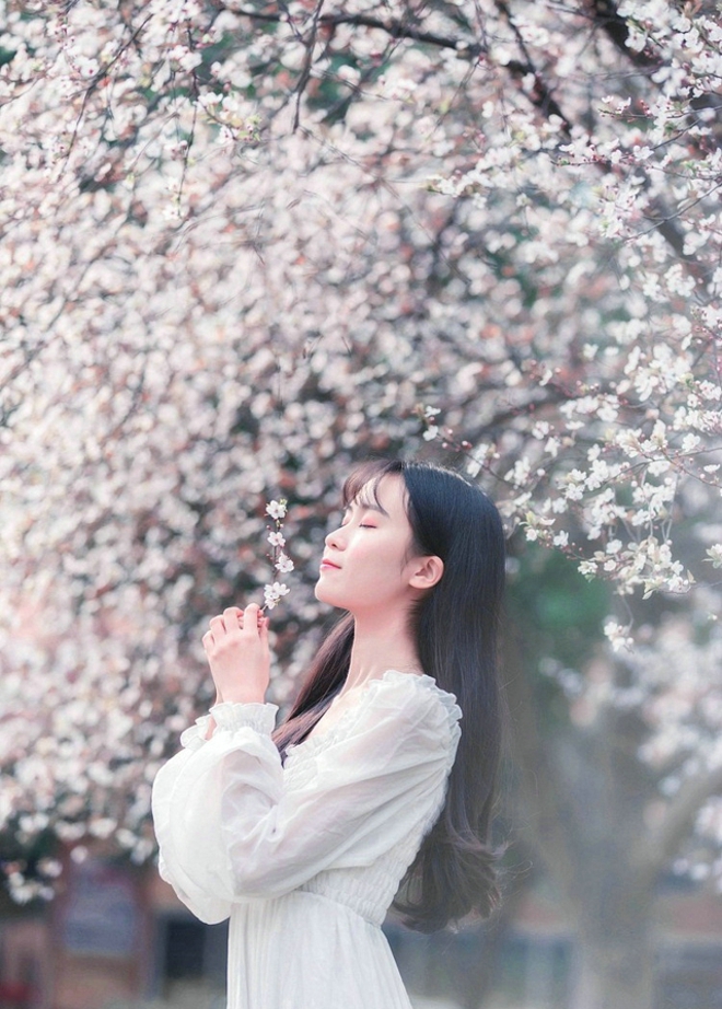 温婉甜美气质美女户外优雅娇巧可爱唯美写真