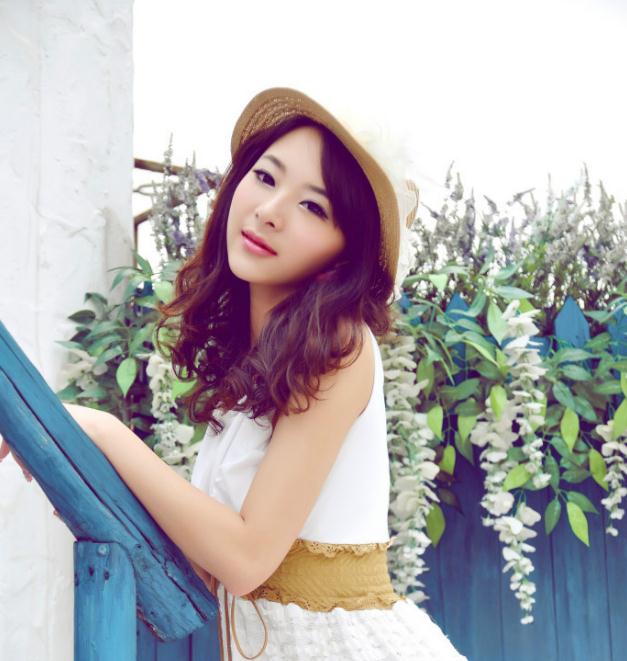 优雅时尚 恬美端庄的美女写真集