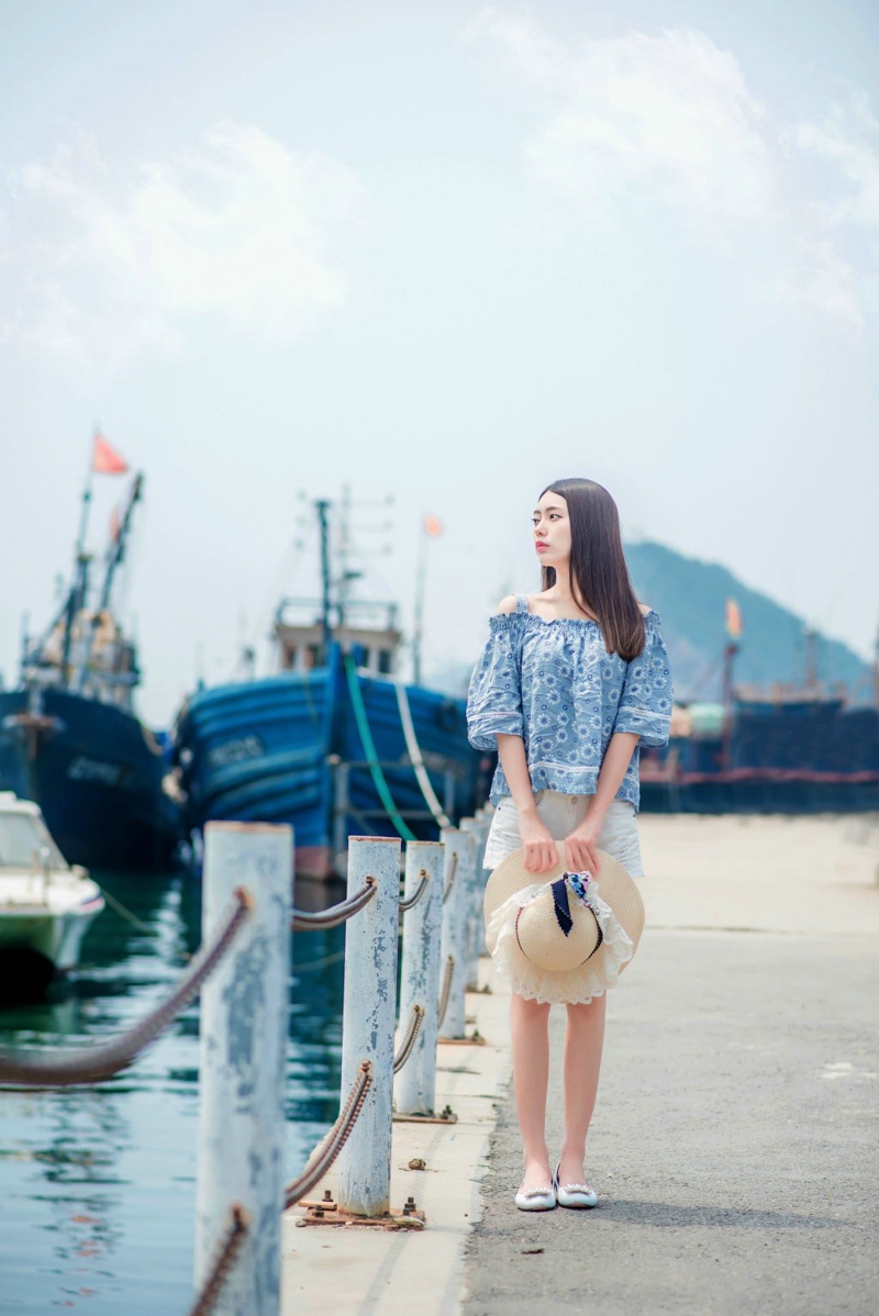 自由随性美女个性高傲阳光素颜写真