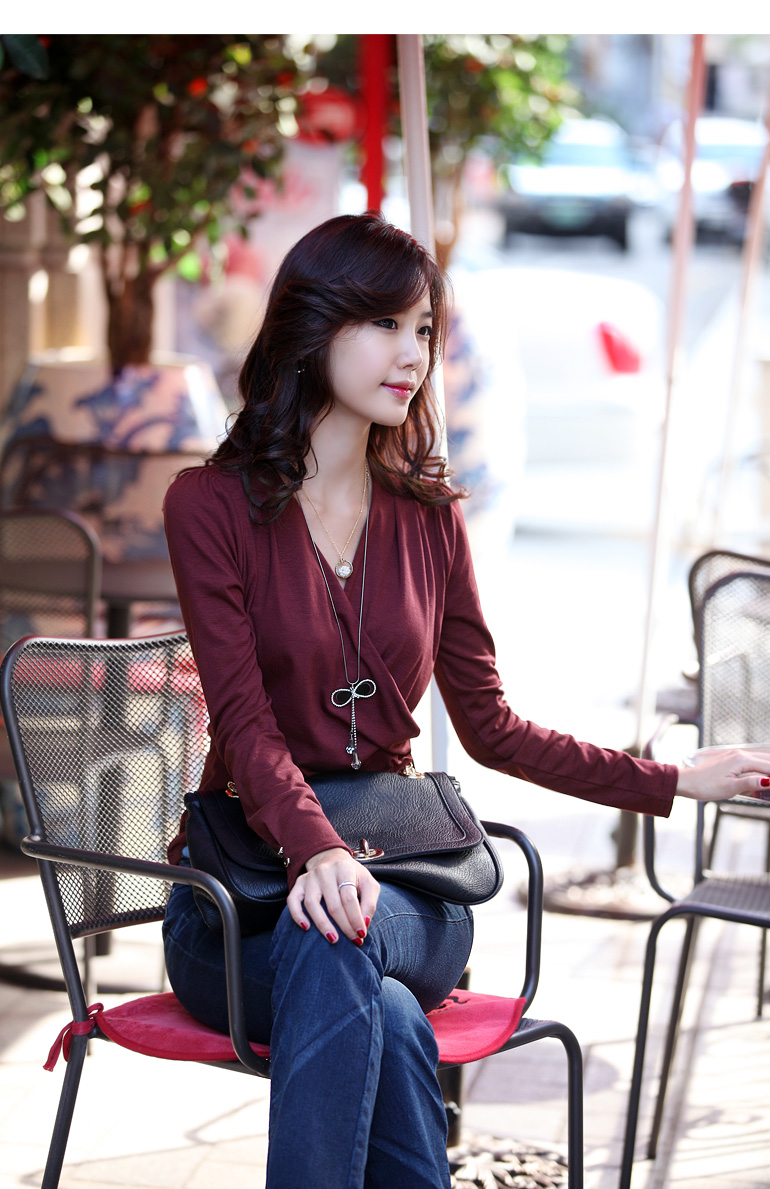 气质美女穿什么都好看