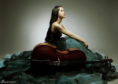 大提琴美女欧阳娜娜图片