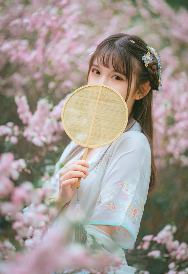 优雅古典小美女细腻容颜