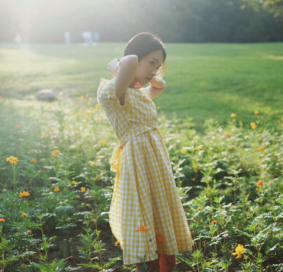 复古红色长裙美女魅力女人味散发