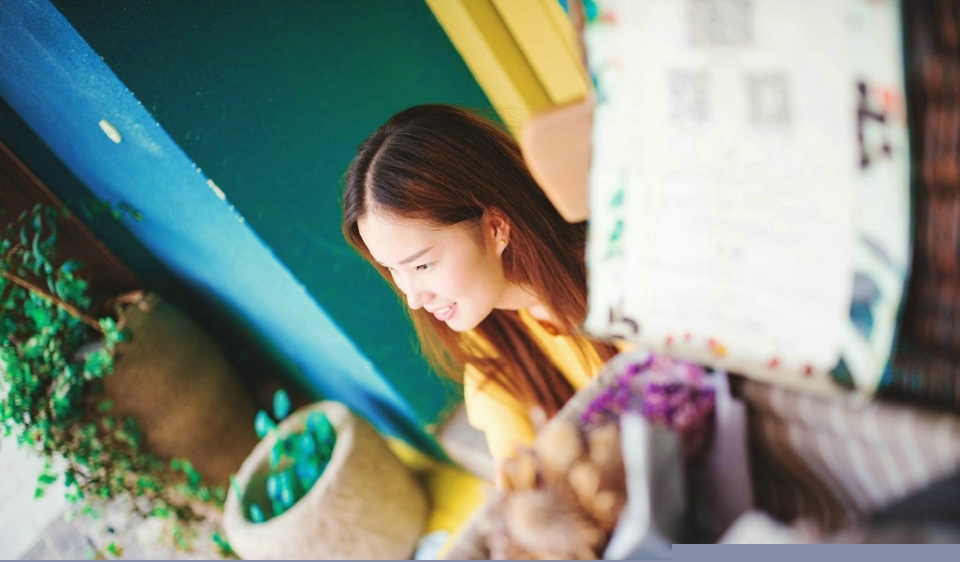 甜美日系美女卷发精致五官清新怡人