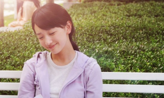 人气小花周冬雨随性图片