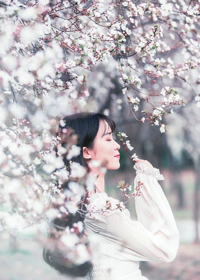 温婉甜美气质美女户外优雅娇巧可爱唯美写真