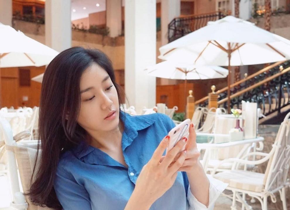 韩国美女Sojin生活自拍照气质迷人