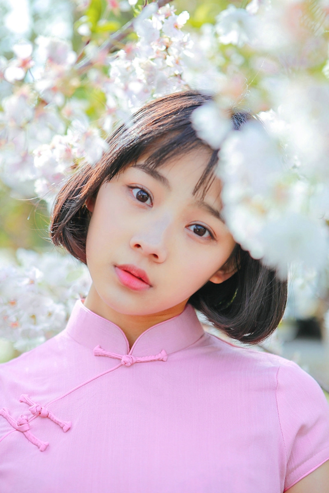 短发美女青春阳光时尚写真