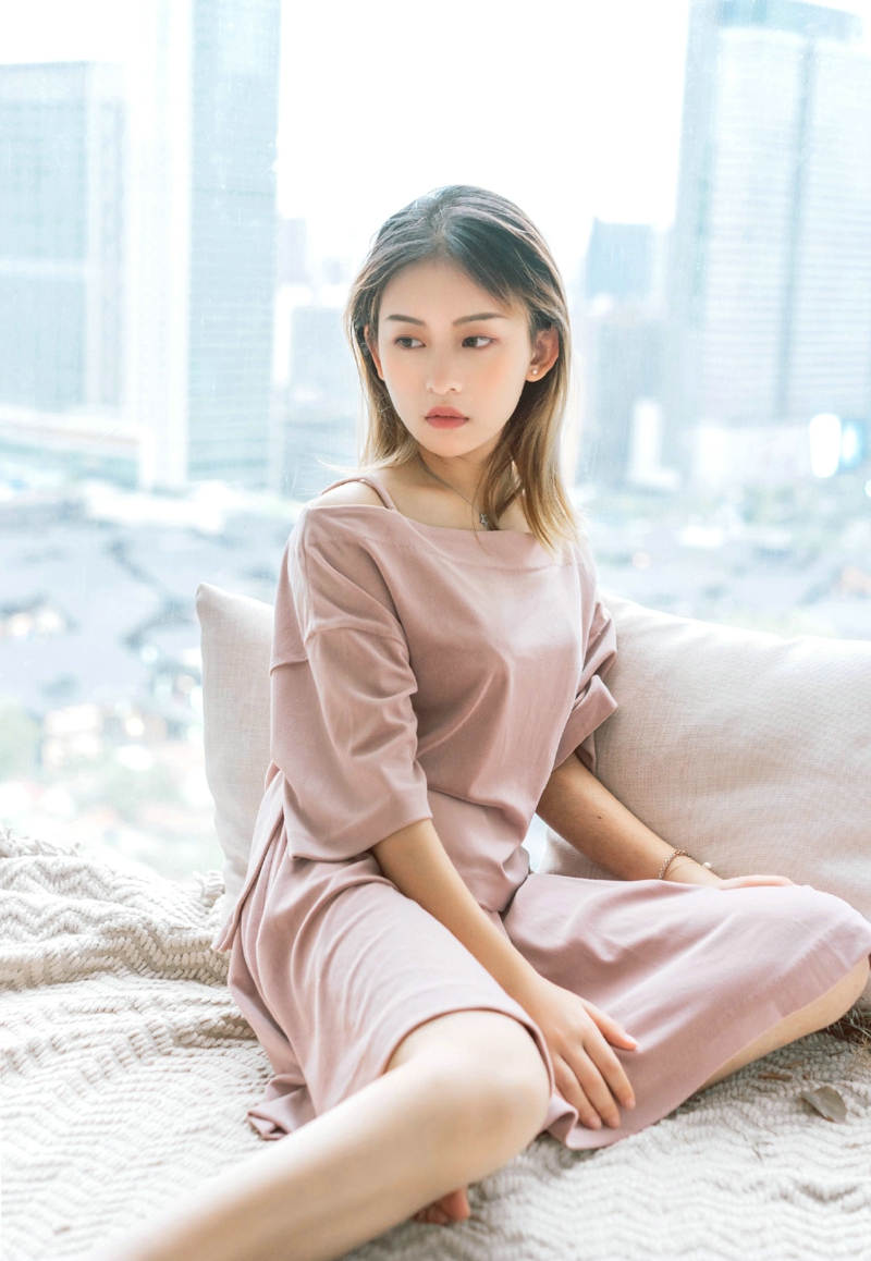 高颜值私房睡衣女神花朵般娇美可人