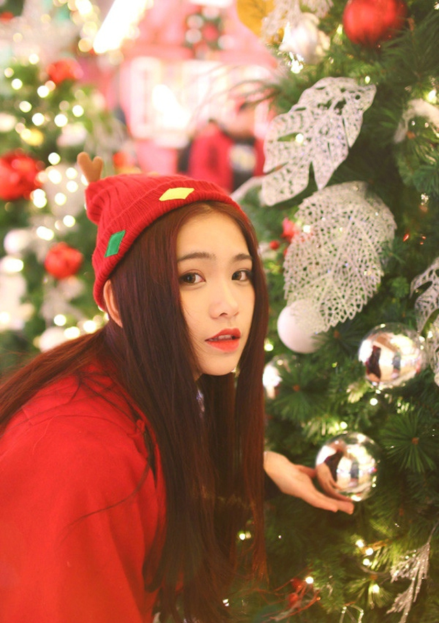 甜美圣诞女孩粉嫩性感娇俏可人