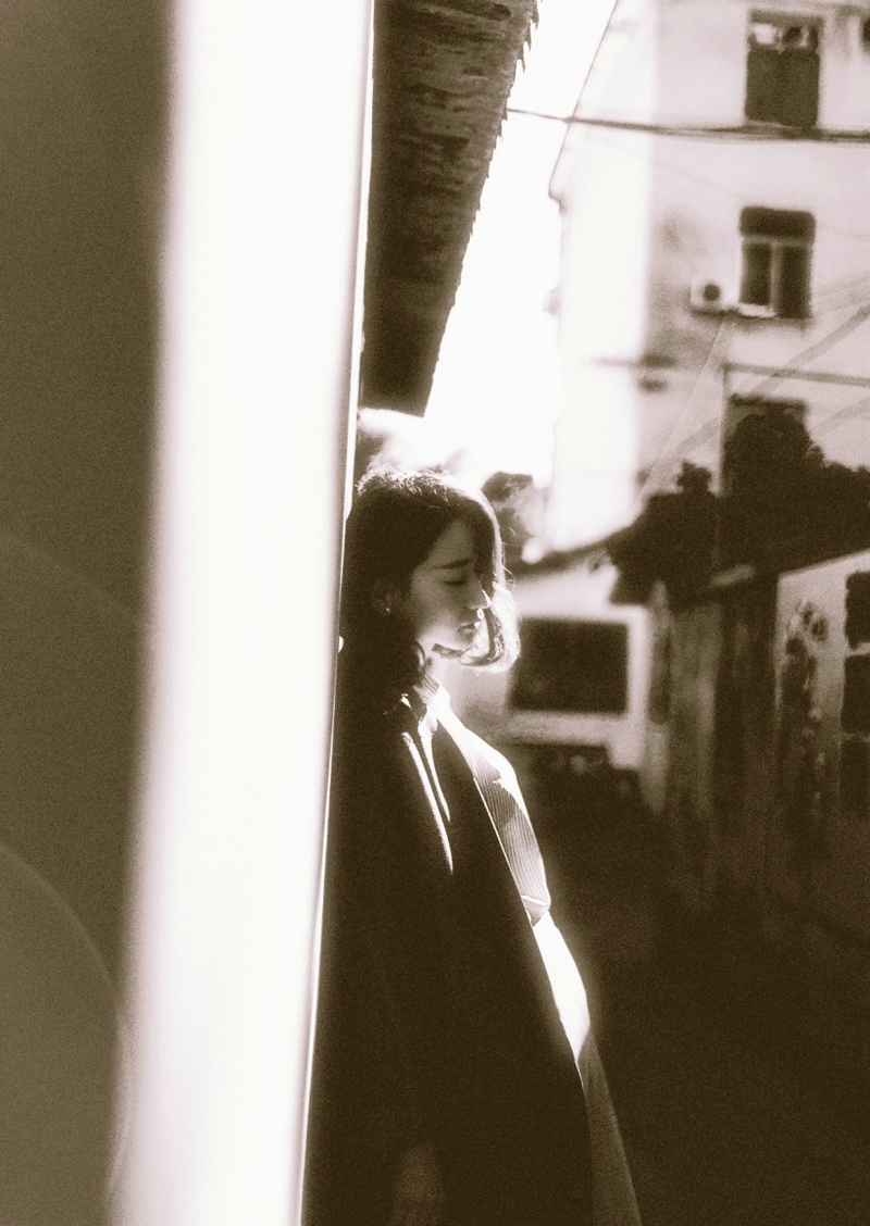 清纯氧气少女户外活力俏皮写真