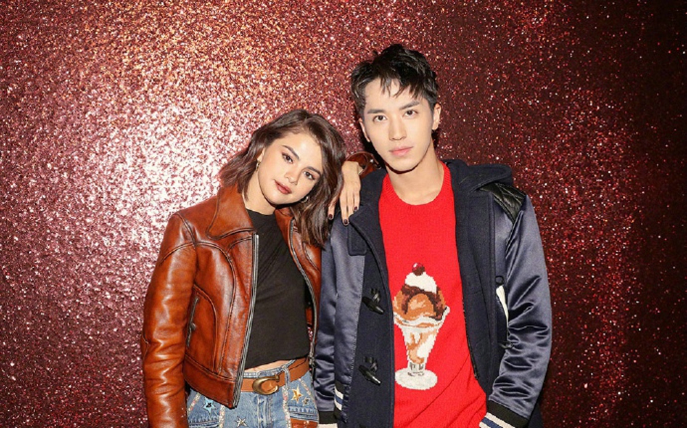 许魏洲2018春夏时装秀靓丽街拍