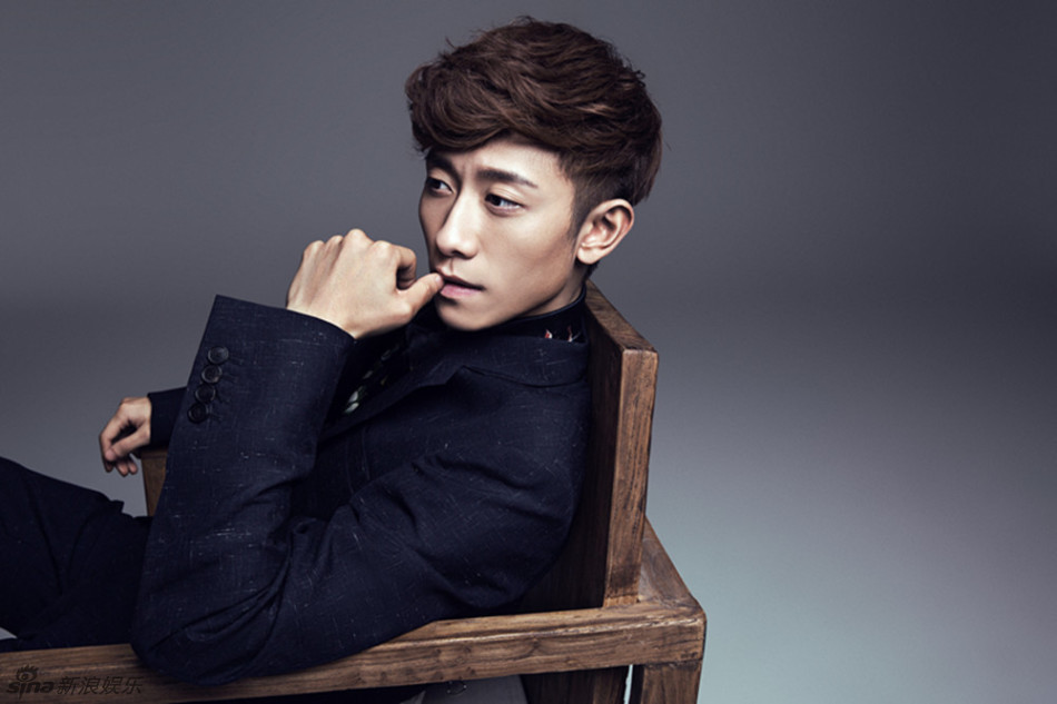 痞帅张一山图片桌面壁纸