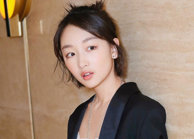 周冬雨可爱照片