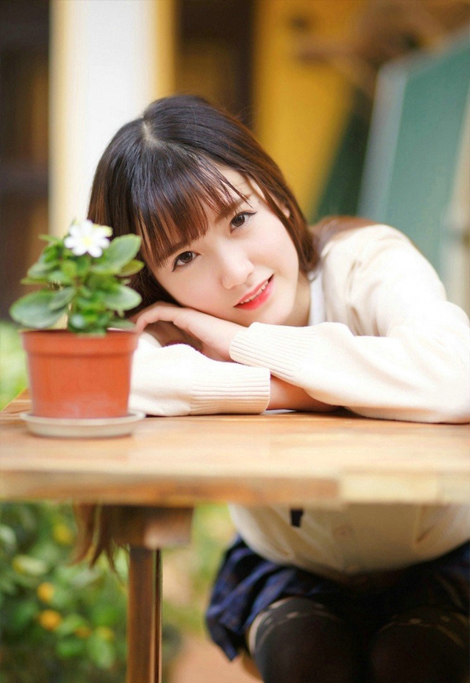 秀气艺术学院日系美女