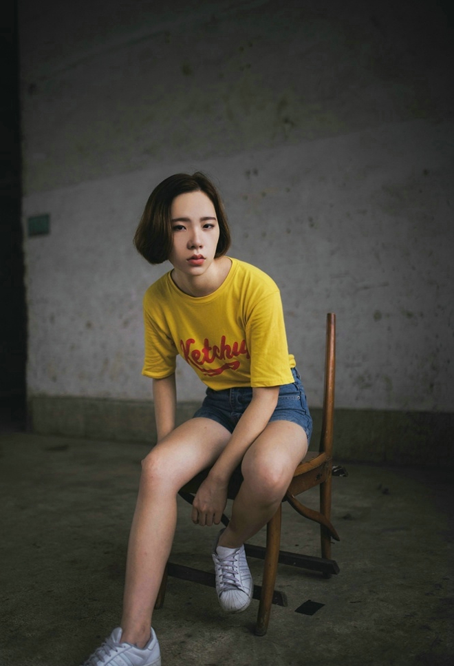 碎花长裙麻花辫草帽美女清新怡人写真套图