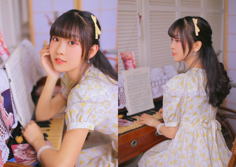 可爱少女甜美文静私房悠闲时光