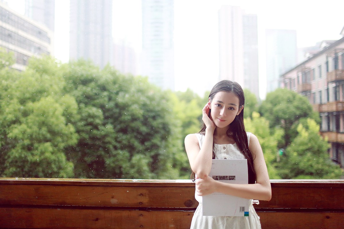 气质美女迪丽热巴写真壁纸