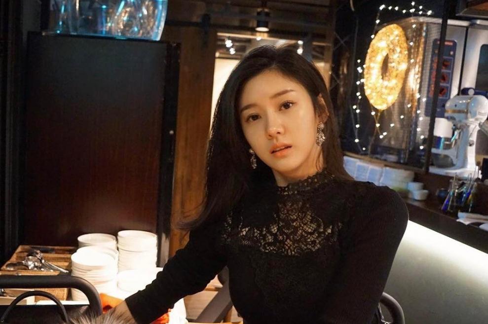 韩国女团“Baby Kara”成员Sojin生活自拍照