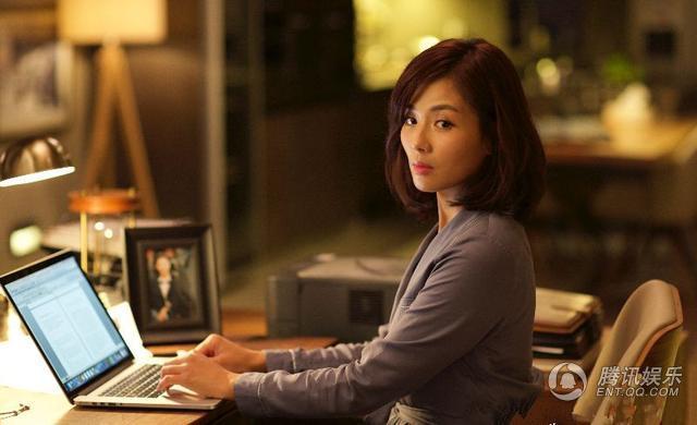 盘点欢乐颂中刘涛安迪哪些帅气的职场搭配