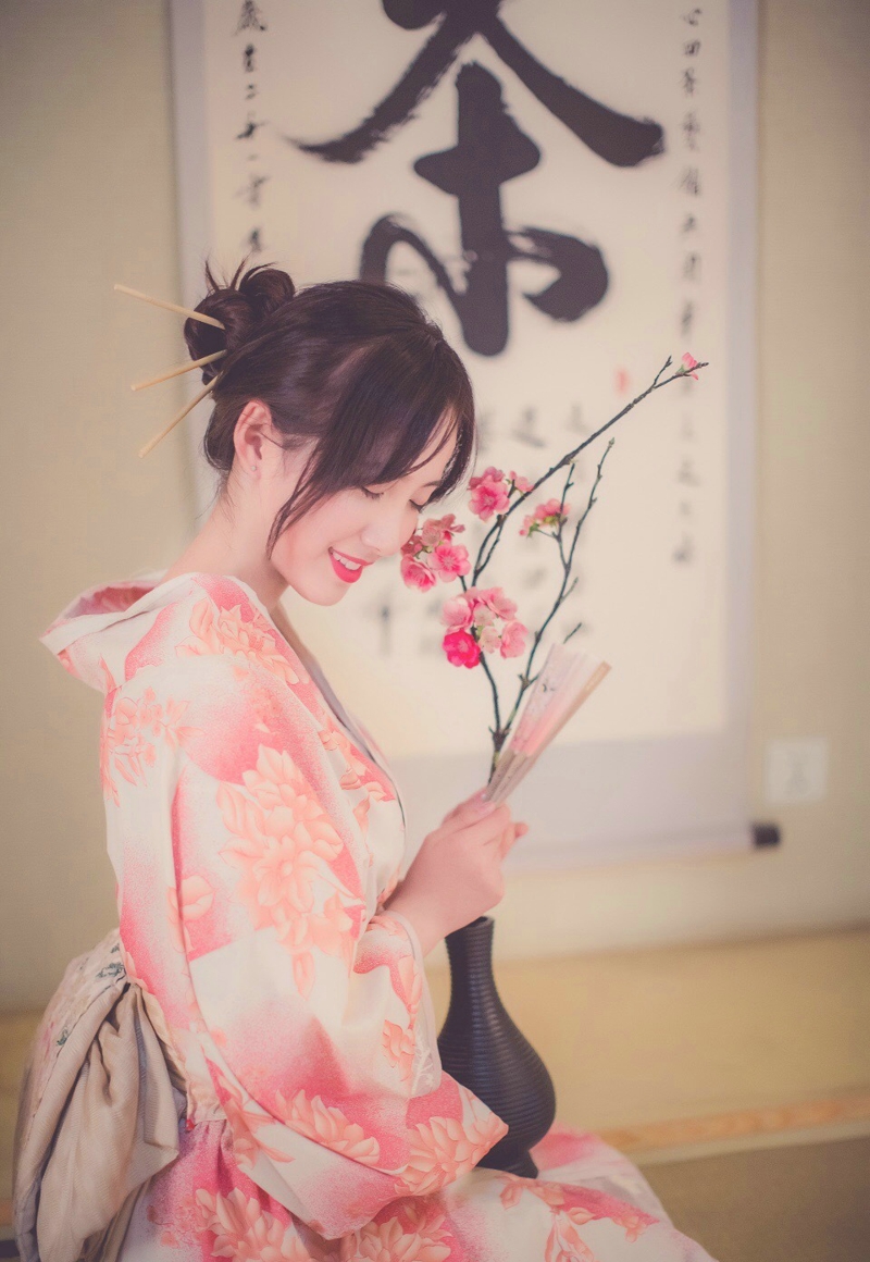 列车上的清纯漂亮少女笑脸阳光写真