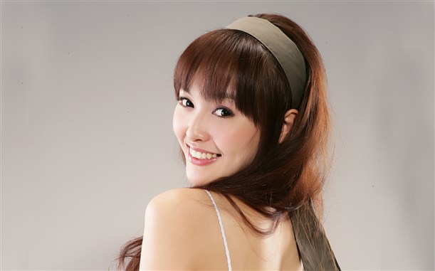 俏皮可爱人气大美女唐嫣