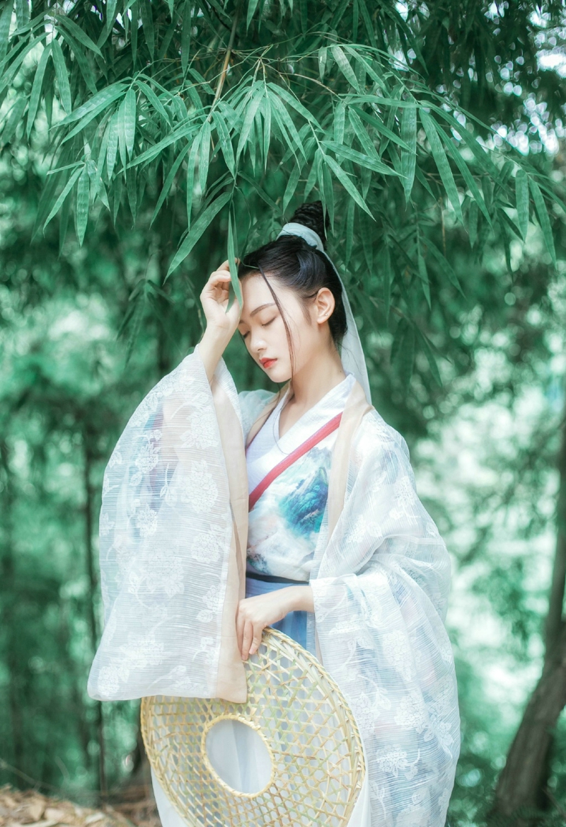 英伦风条纹衣美女养眼侧颜无敌写真美照