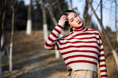 美女演员张雪迎桌面壁纸图片