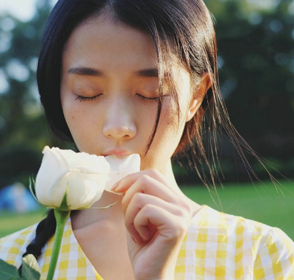 复古红色长裙美女魅力女人味散发