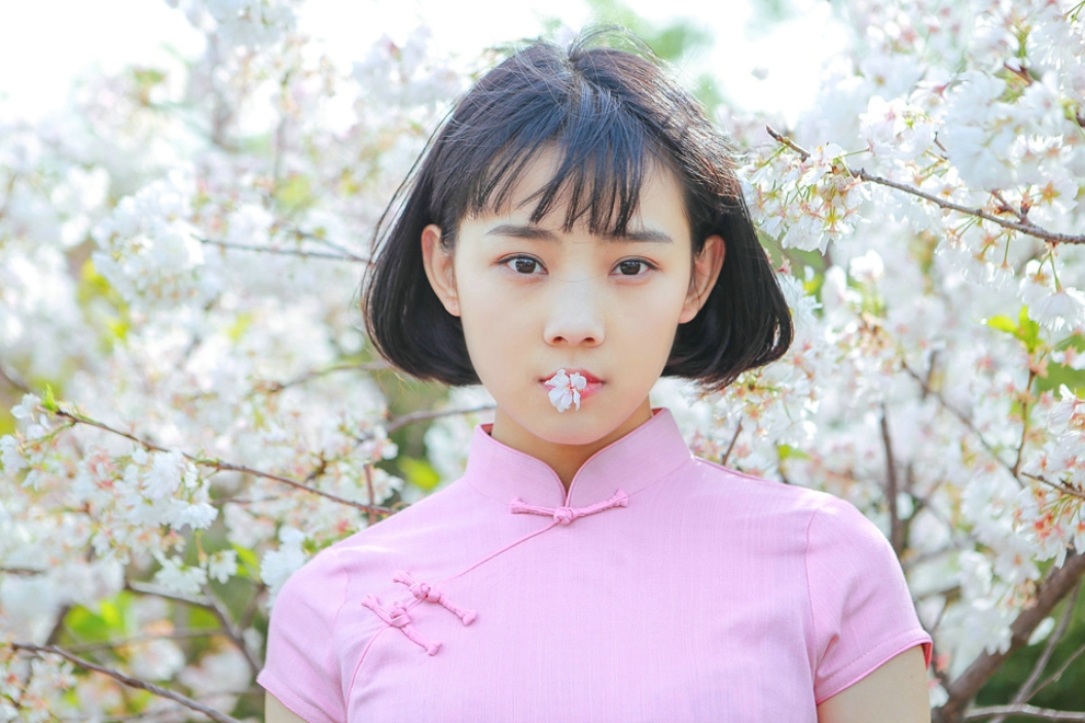 短发美女青春阳光时尚写真