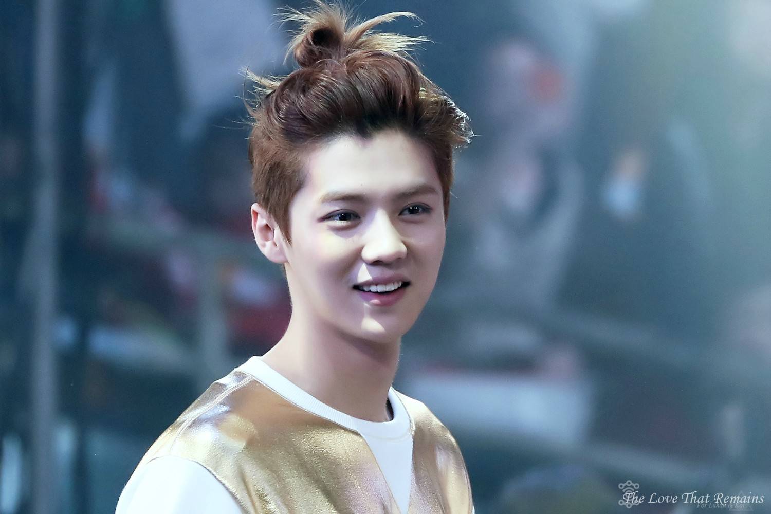 鹿晗可爱呆萌面部表情包大全壁纸