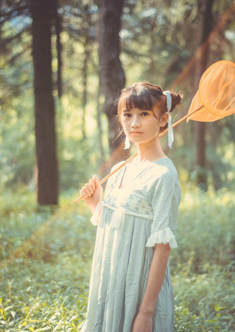 葡萄园内的清新气质美女养眼气质写真