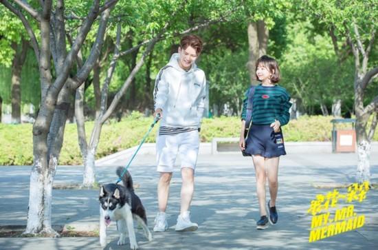 浪花一朵朵白云CP上演最萌身高差