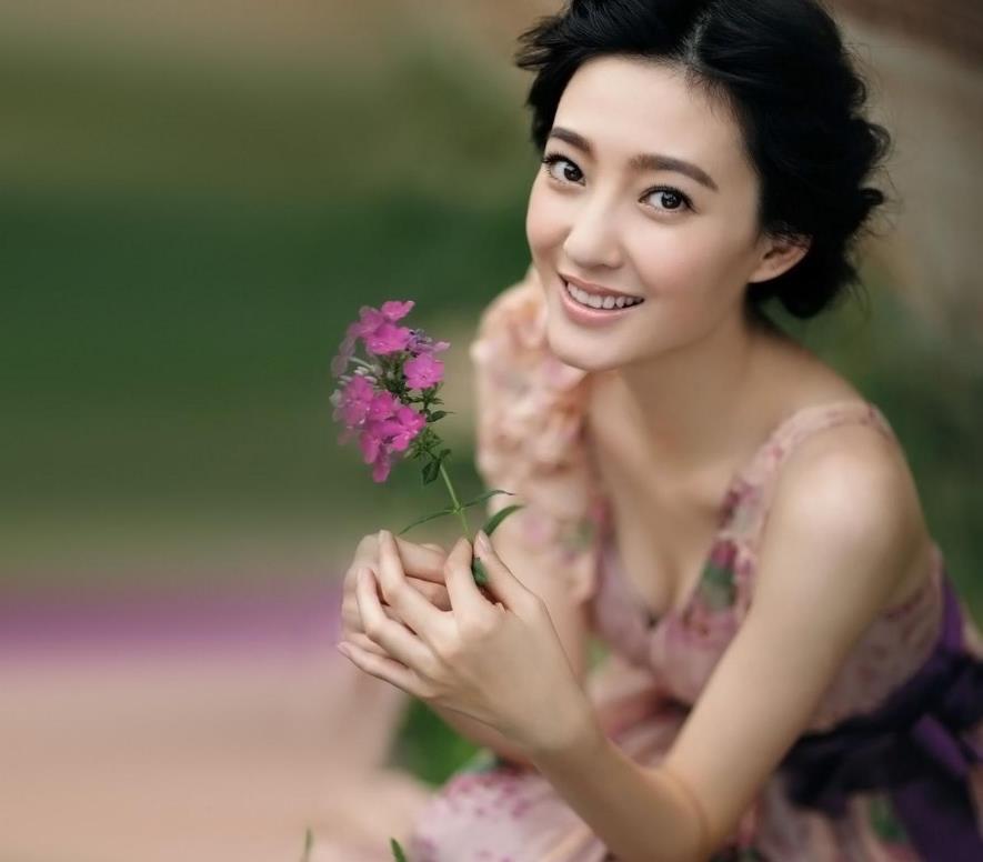 氧气美女王丽坤照片