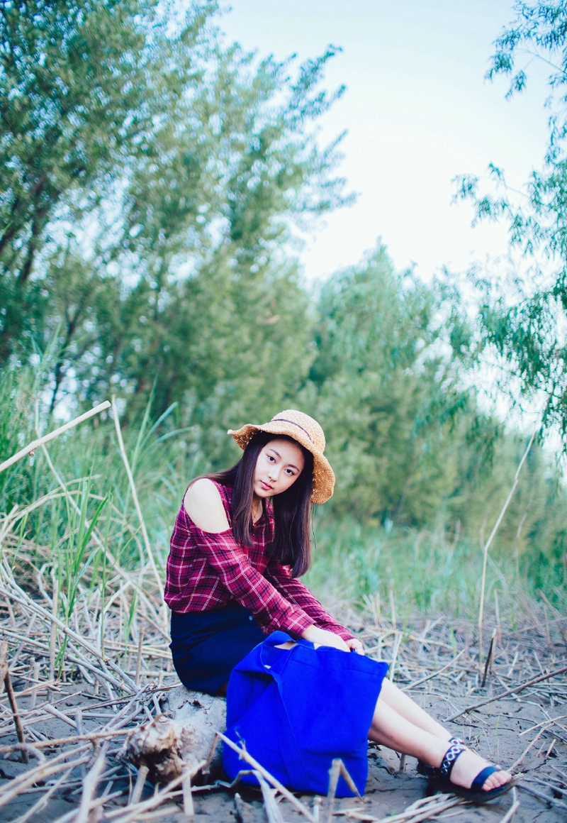 夕阳下的牛仔外套美女侧颜美丽吸睛唯美写真