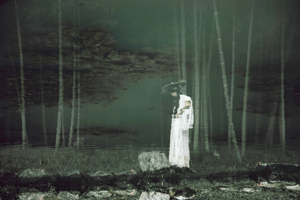 葡萄园内的清新气质美女养眼气质写真