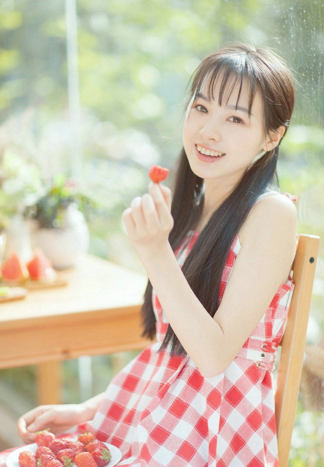 清纯活泼甜美草莓味马尾女生