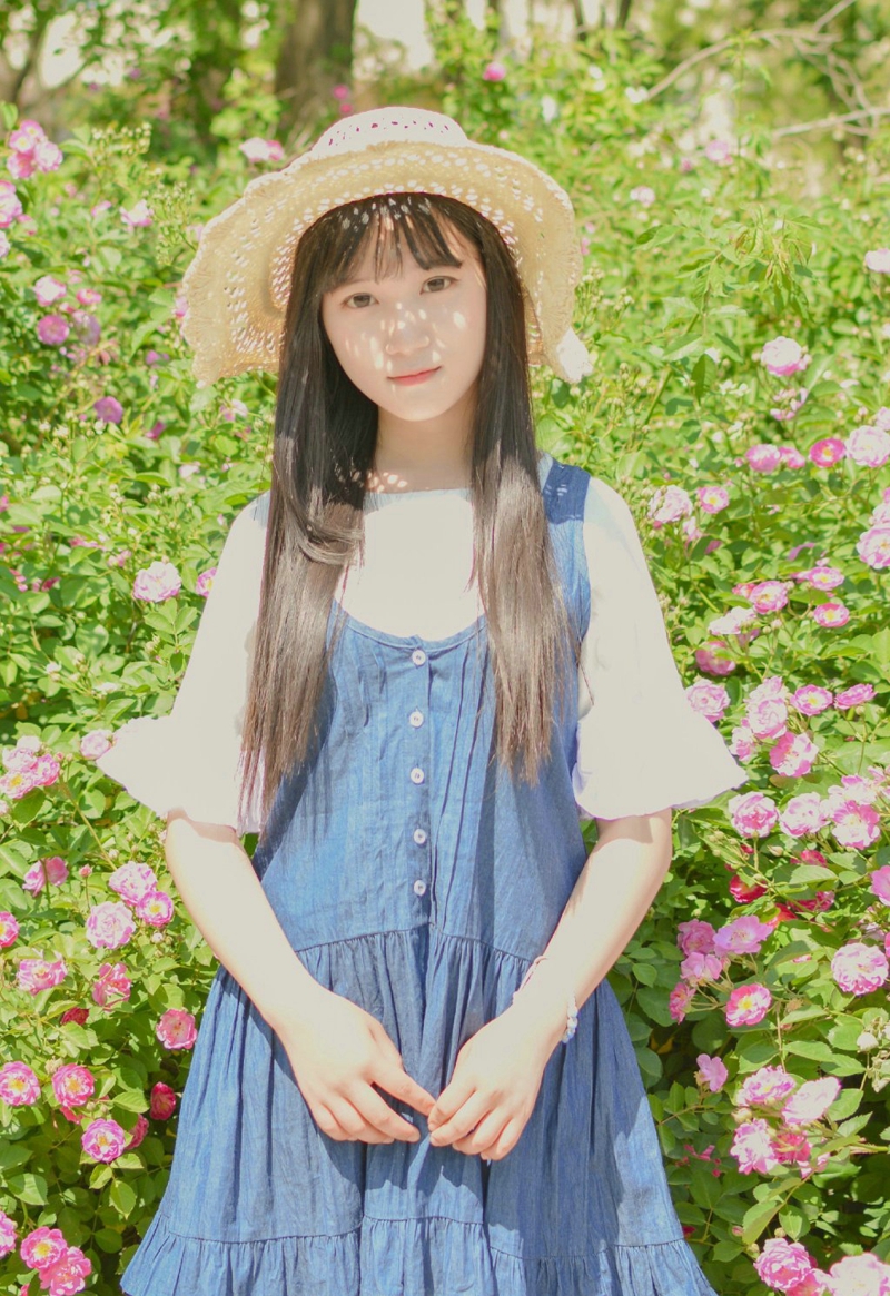 阳光下的氧气少女纯真娇美可人写真