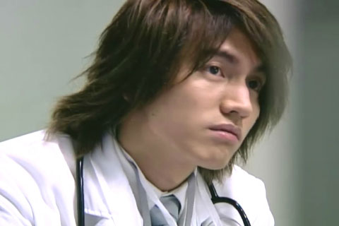 言承旭帅气写真图片