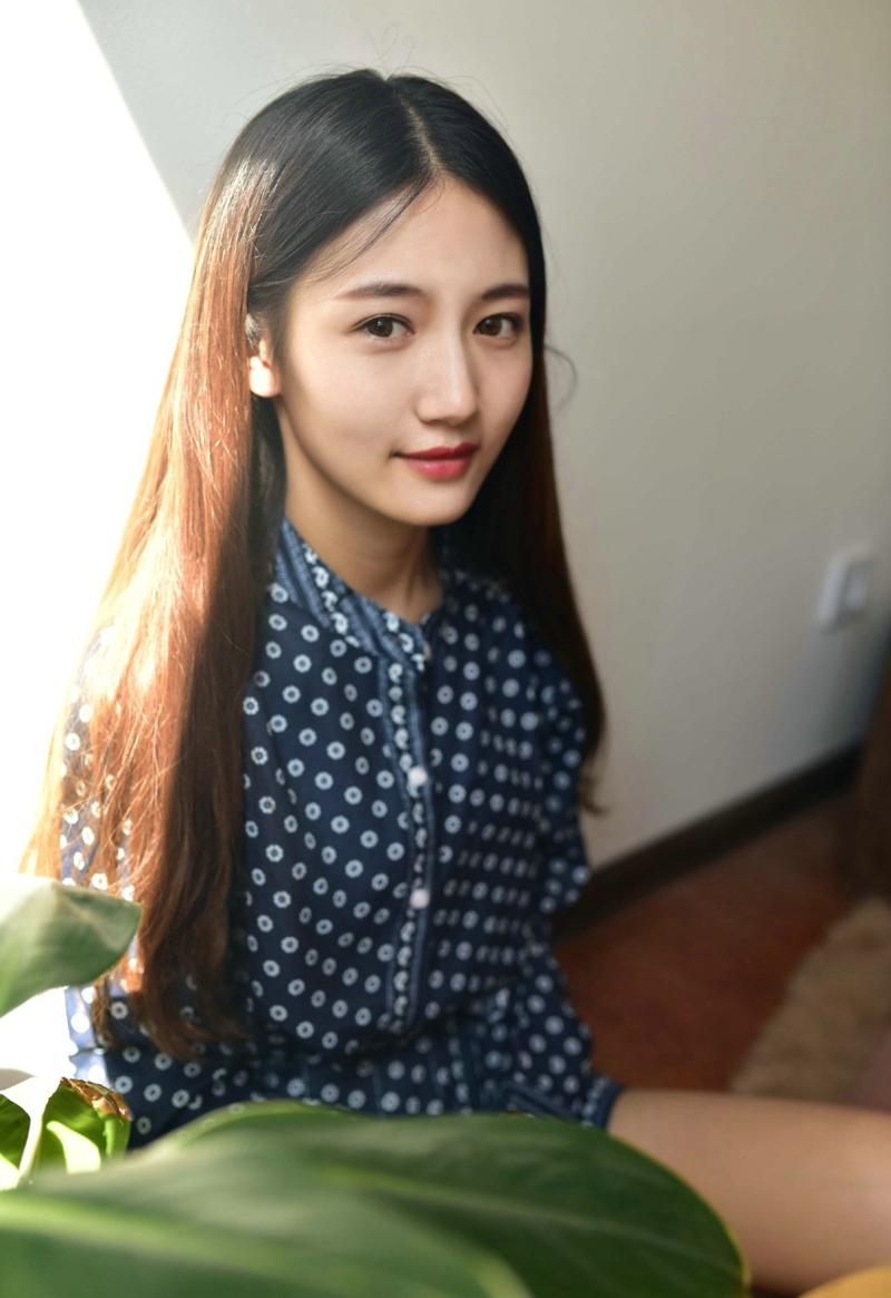 私房森系中分美女柔美温柔写真