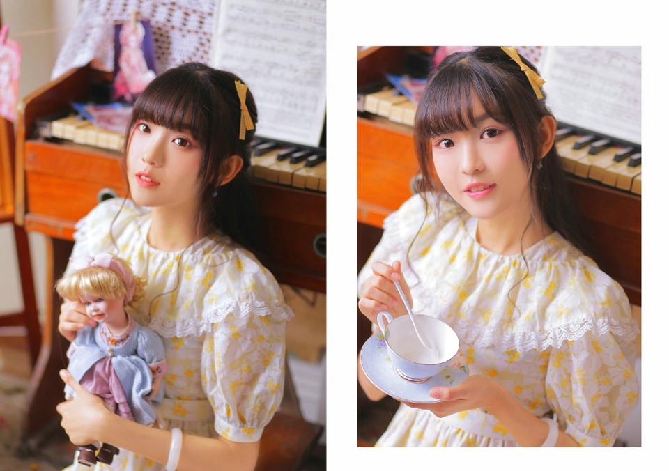 可爱少女甜美文静私房悠闲时光