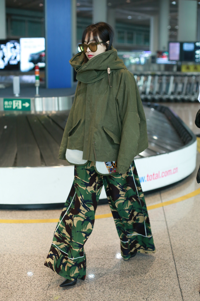 宋茜最新封面曝光 精灵美少女演绎浪漫夏日风