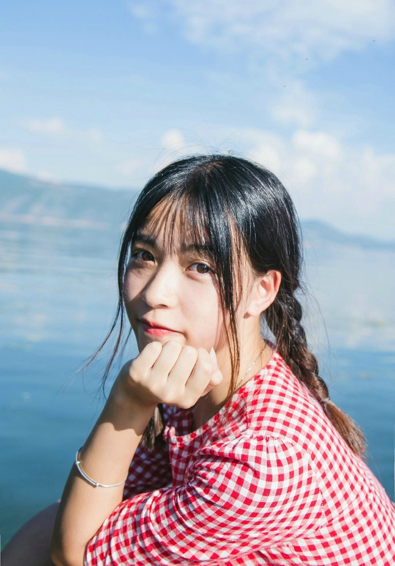 日系萌妹子清新甜美微笑可人写真