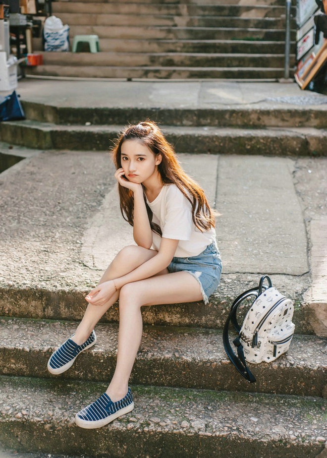 阳光文艺小清新女生星期天写真