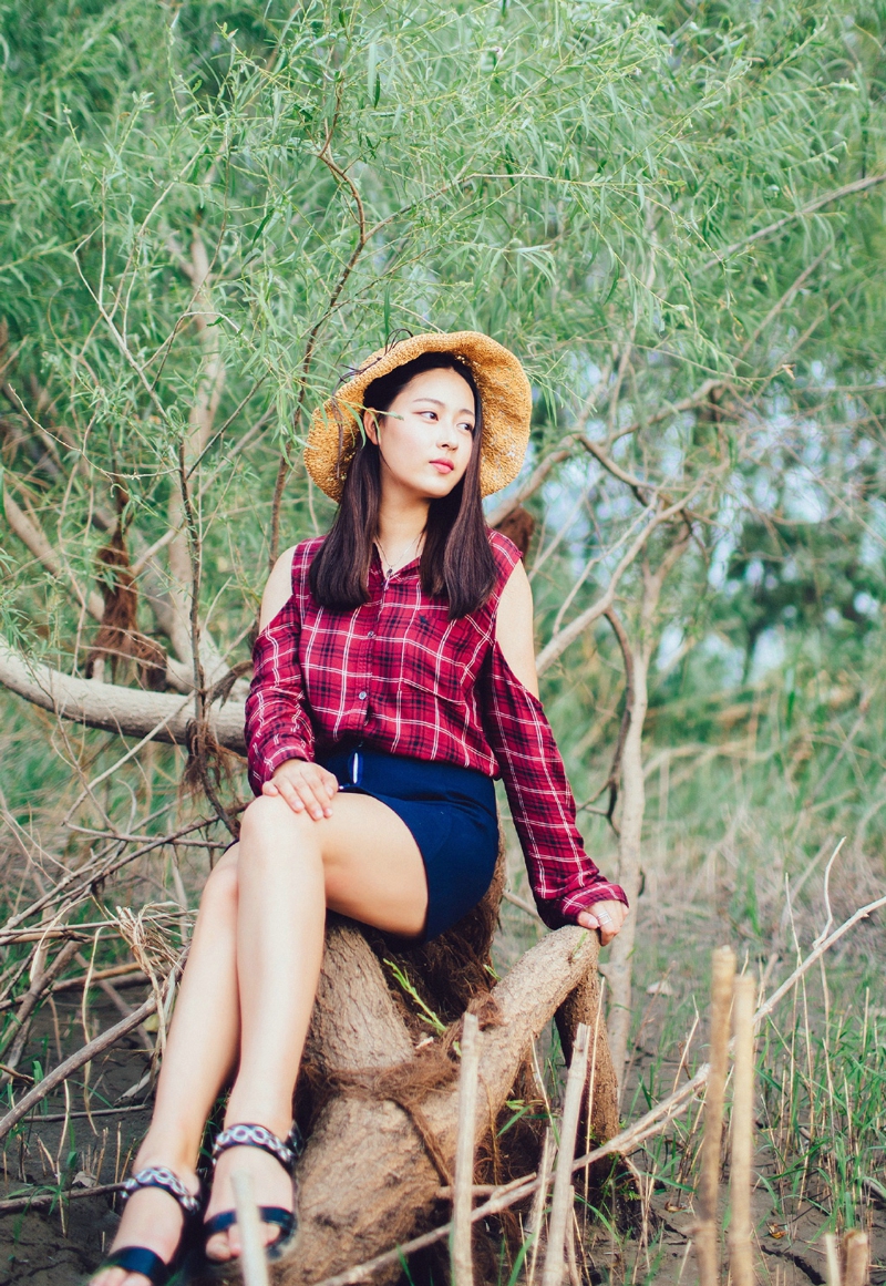 夕阳下的牛仔外套美女侧颜美丽吸睛唯美写真