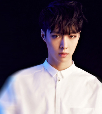 张艺兴帅气写真照