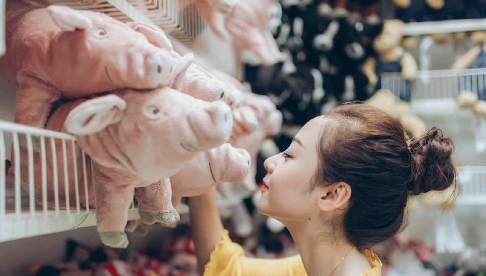 漂亮丸子头美女气质养眼迷人写真