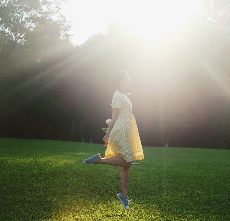 复古红色长裙美女魅力女人味散发