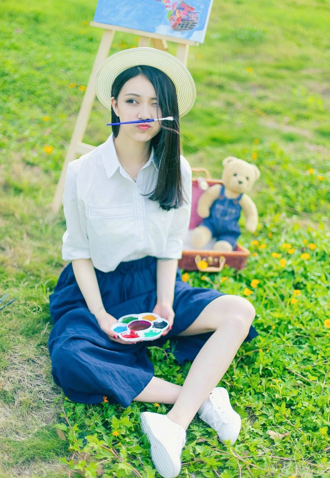 户外写生清纯美女如风如画